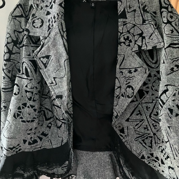 NWOT ‼️HP‼️COUPE CROPPED PRINT BLAZER SATIN AND LACE TRIM ON BOTTOM FULLY LINED - Picture 12 of 13